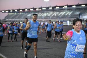 BIB: 5012, 51019
                            <button type="button" onclick="openModal(10462138)" class="btn btn-primary btn-sm float-right btn-popup" data-toggle="modal" data-target=".modal-high-quality">
                        <i class="fas fa-shopping-cart"></i> Add to Cart
                    </button>
                                            <button type="button" onclick="isThisMe(10462138, true)" class="btn btn-success btn-sm float-right btn-popup btn-isme hidden" data-toggle="tooltip" data-placement="bottom" title="นี่คือรูปของคุณใช่ไหม คลิกที่นี่เพื่อเอาเข้าอัลบั้ม">
                        <i class="fas fa-plus"></i> Add to album
                    </button>
                    <button type="button" onclick="isThisMe(10462138, false)" class="btn btn-warning btn-sm float-right btn-popup btn-isnotme hidden">
                        <i class="fas fa-ban"></i> Remove from album
                    </button>